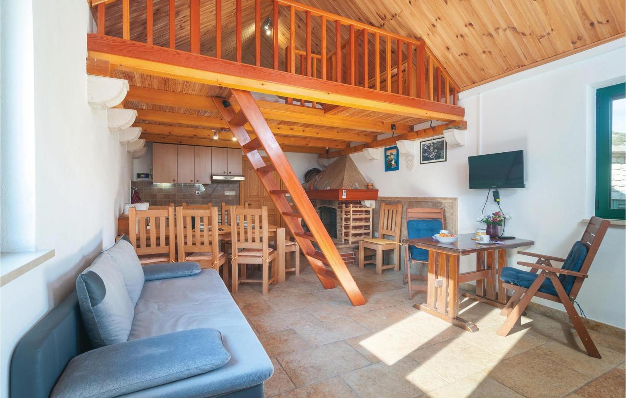 1 Bedroom Awesome Home In Postira Exterior photo